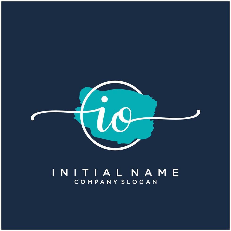första io feminin logotyp samlingar mall. handstil logotyp av första signatur, bröllop, mode, smycken, boutique, blommig och botanisk med kreativ mall för några företag eller företag. vektor