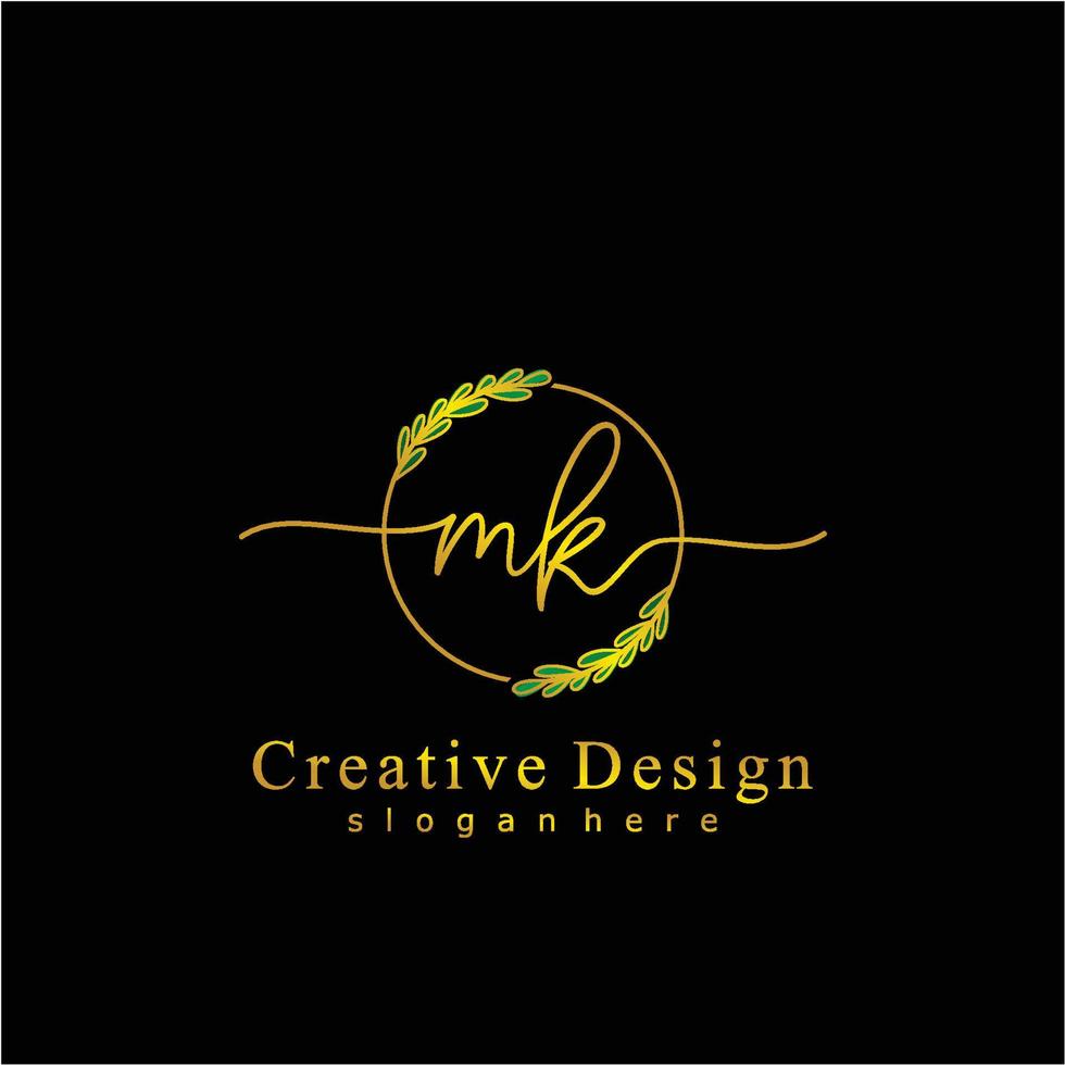 första mk skönhet monogram och elegant logotyp design, handstil logotyp av första signatur, bröllop, mode, blommig och botanisk logotyp begrepp design. vektor