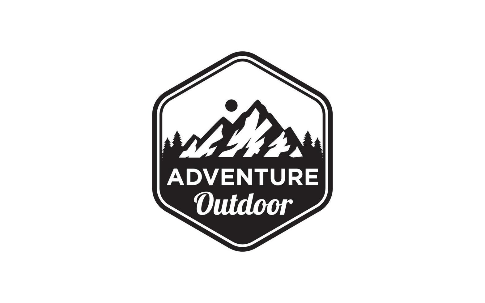 Berg Landschaft mit Felsen beim Sonnenaufgang zum Hipster Abenteuer Reisen Logo vektor