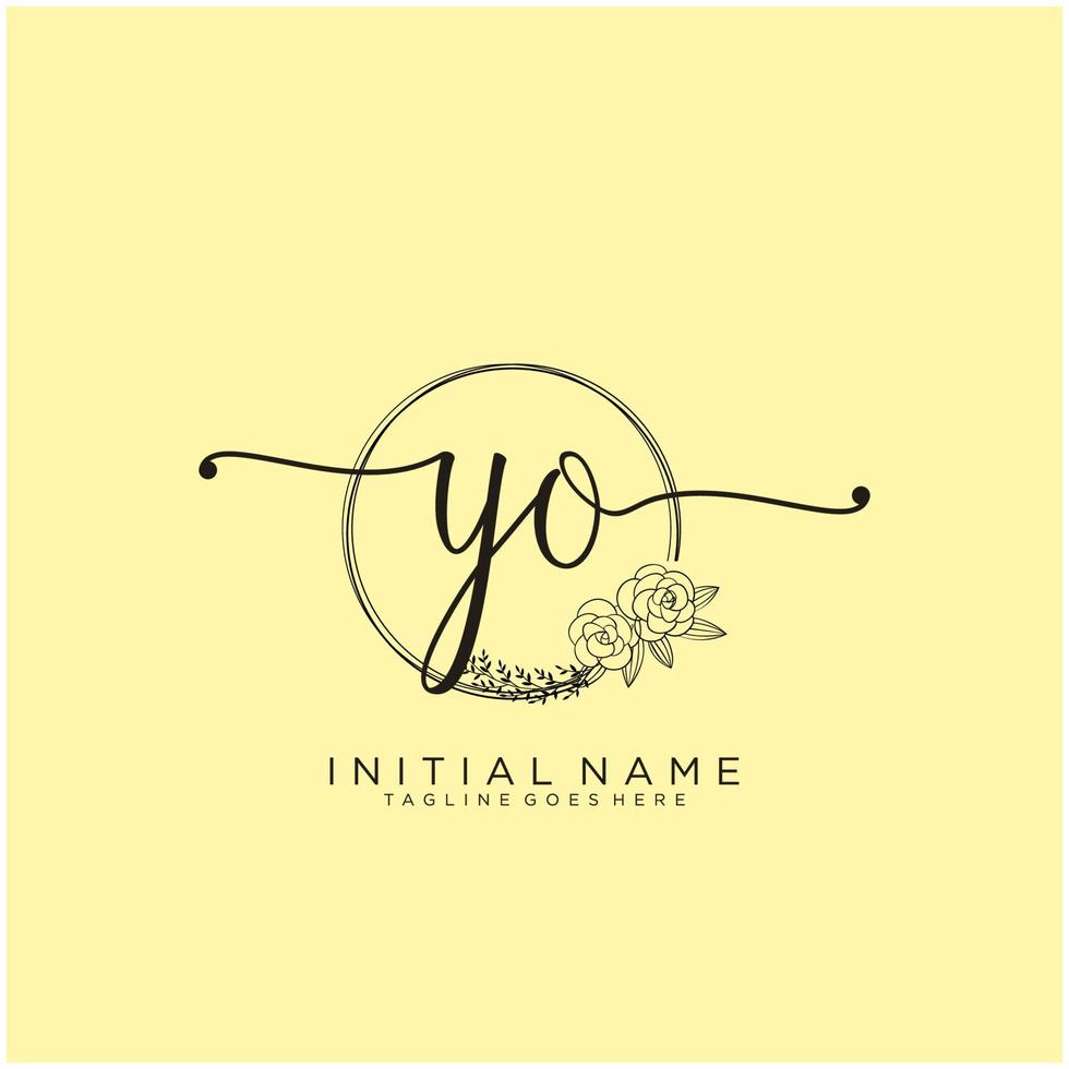 Initiale yo feminin Logo Sammlungen Vorlage. Handschrift Logo von Initiale Unterschrift, Hochzeit, Mode, Schmuck, Boutique, Blumen- und botanisch mit kreativ Vorlage zum irgendein Unternehmen oder Geschäft. vektor