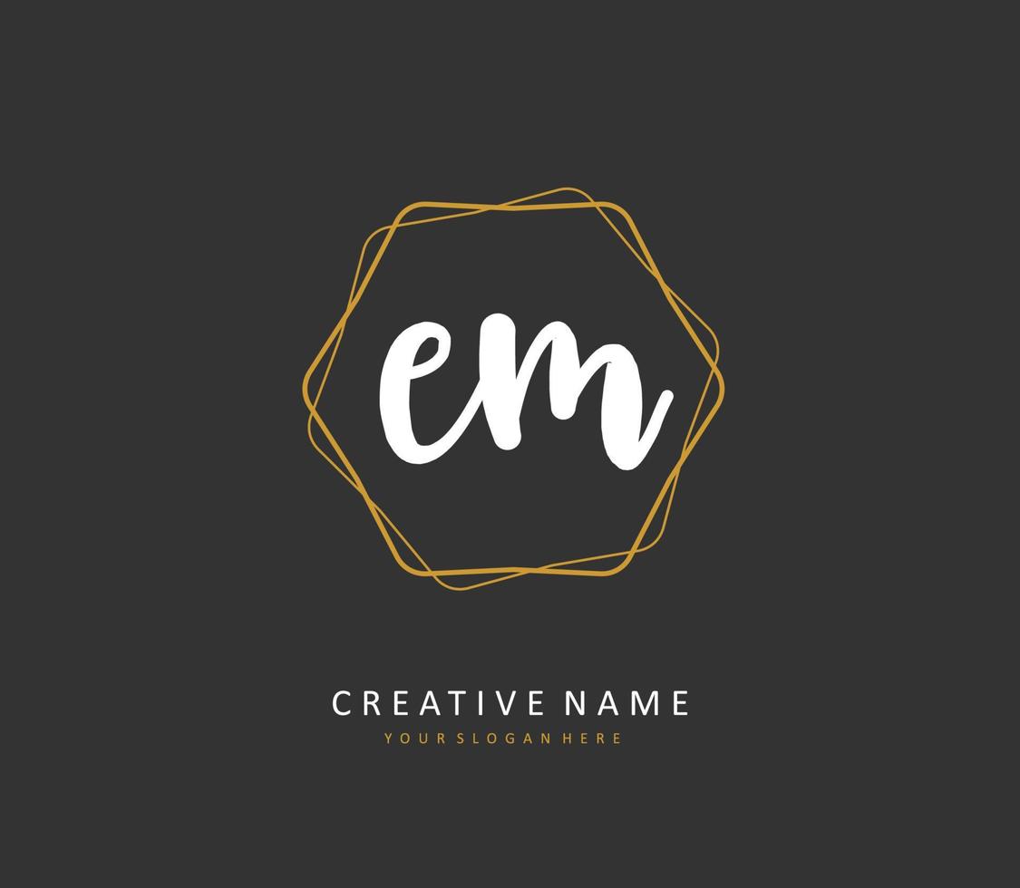 e m em Initiale Brief Handschrift und Unterschrift Logo. ein Konzept Handschrift Initiale Logo mit Vorlage Element. vektor