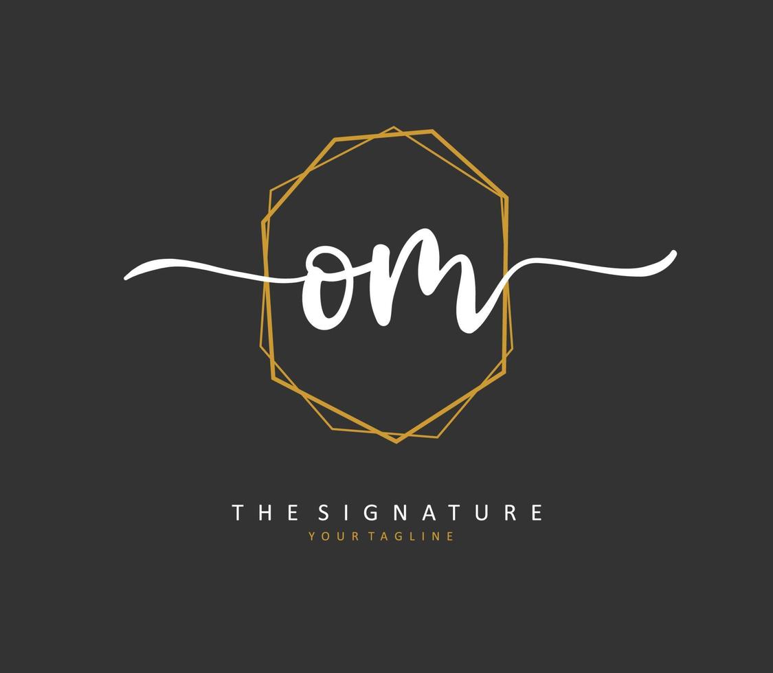 Ö m om Initiale Brief Handschrift und Unterschrift Logo. ein Konzept Handschrift Initiale Logo mit Vorlage Element. vektor