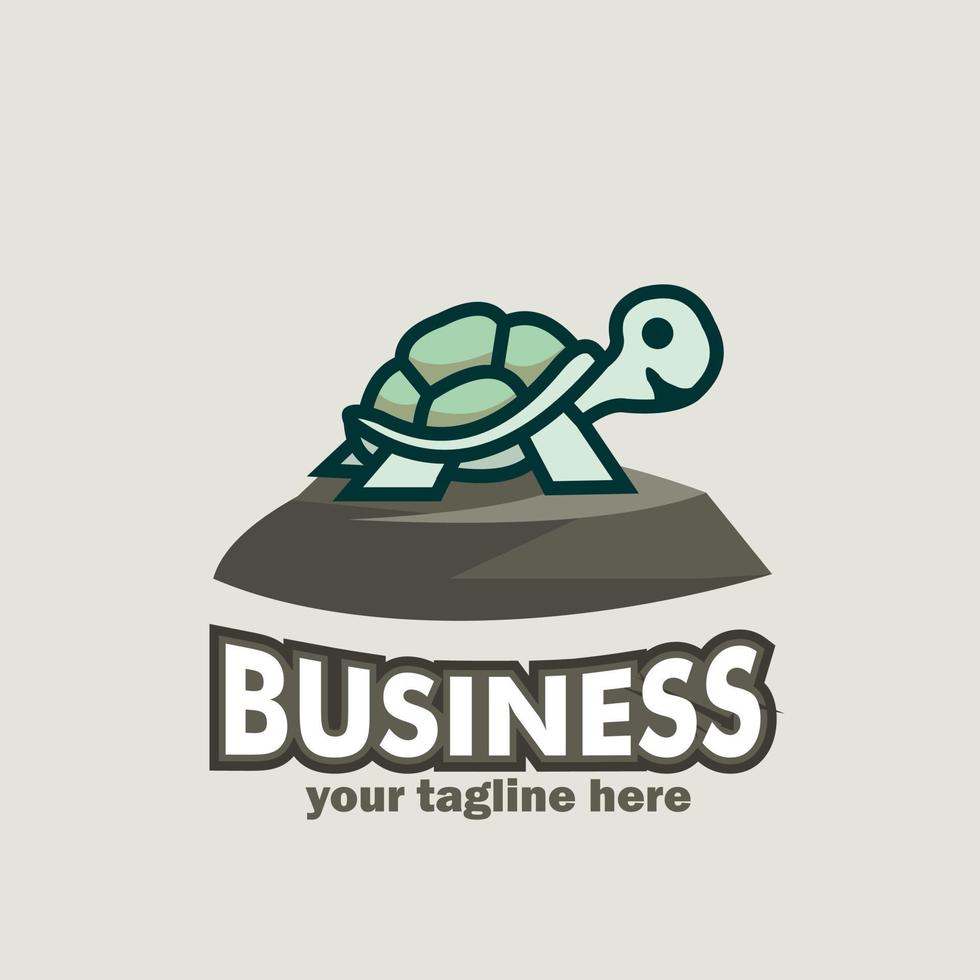 Schildkröte Logo Design auf Felsen, Grün farbig, Schildkröte Tier Maskottchen Logo Design vektor