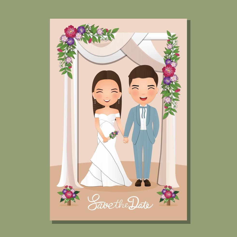 Hochzeitseinladungskarte die Braut und Bräutigam niedlichen Paar Cartoon unter dem Torbogen mit Blumen verziert. vektor