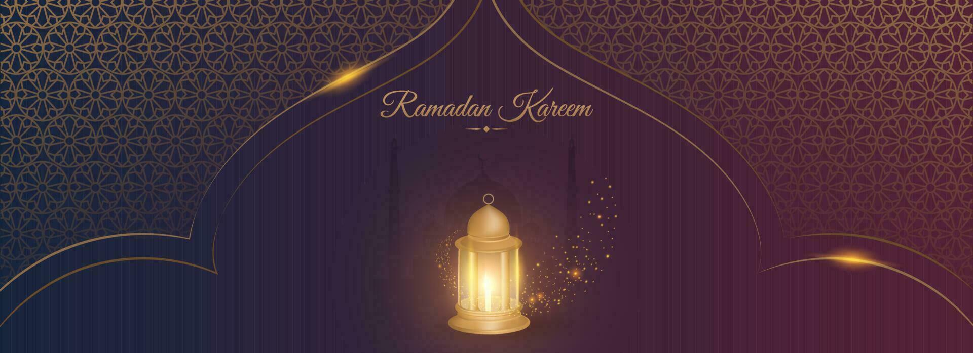 Ramadan kareem Konzept mit 3d zündete Laterne auf lila und golden islamisch Muster Hintergrund. vektor