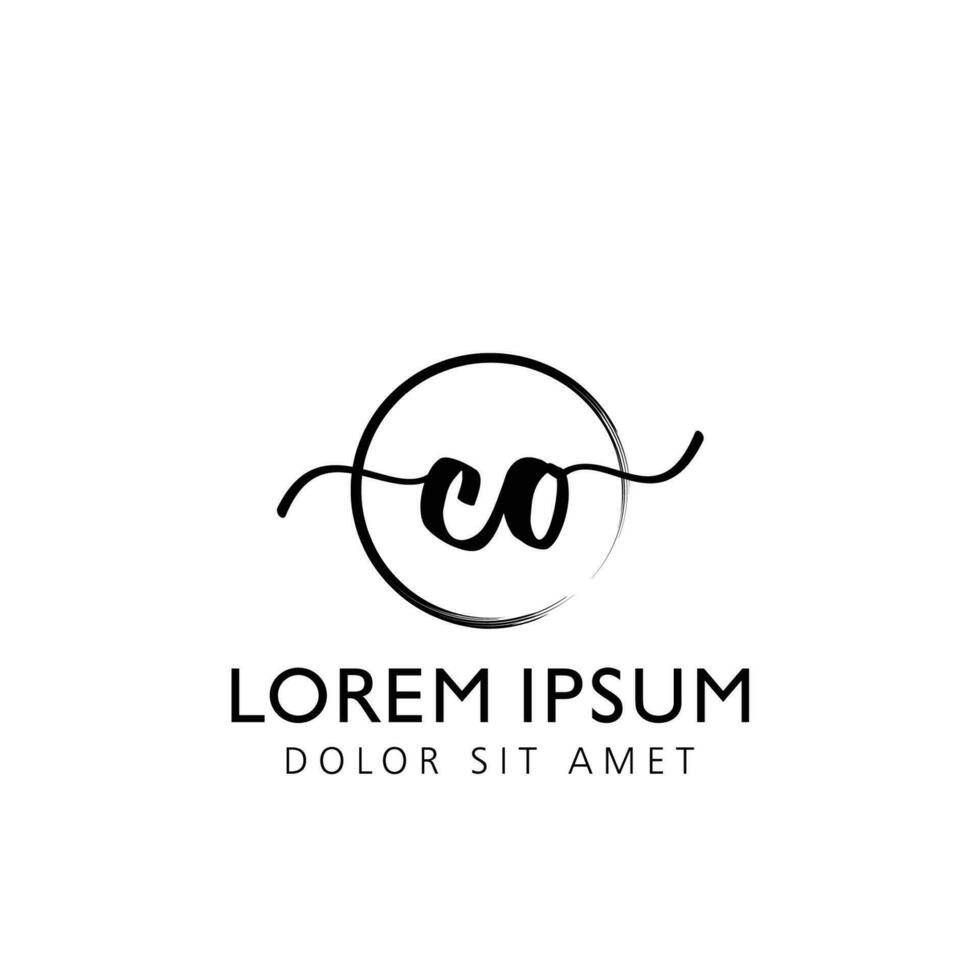 brev co första handstil logotyp med signatur och hand dragen stil. vektor