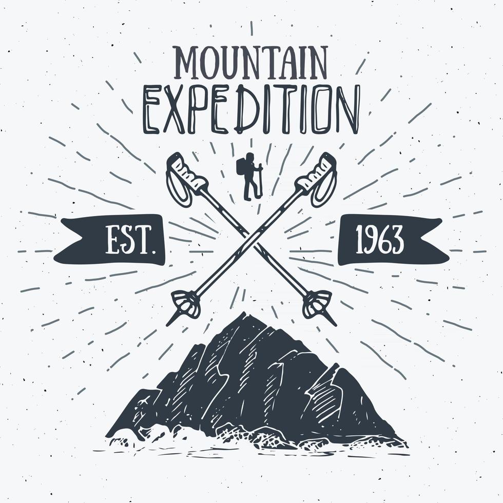 mountain expedition vintage etikett retro badge. handritad texturerat emblem utomhus vandringsäventyr och bergsutforskning, extrem sporter, grunge hipster design, typografi tryck vektorillustration vektor