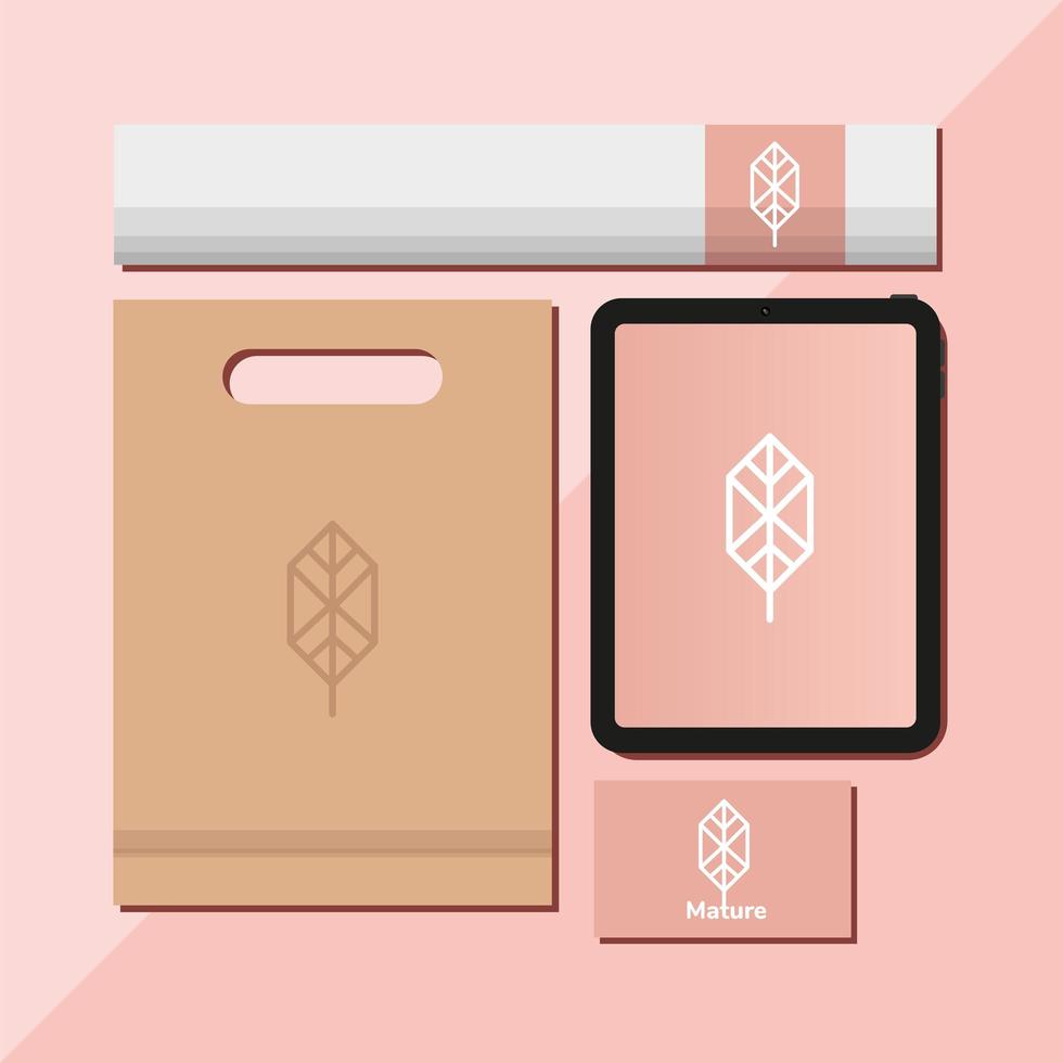 Einkaufstasche mit Bündel von Mockup-Set-Elementen in rosa Hintergrund vektor