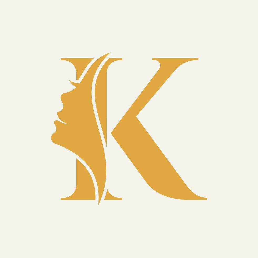 Frau Gesicht Logo auf Brief k. Schönheit Spa Symbol mit Frau Gesicht Symbol vektor