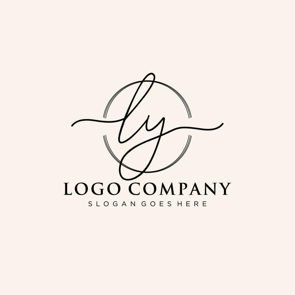 första aa feminin logotyp samlingar mall. handstil logotyp av första signatur, bröllop, mode, smycken, boutique, blommig och botanisk med kreativ mall för några företag eller företag. vektor