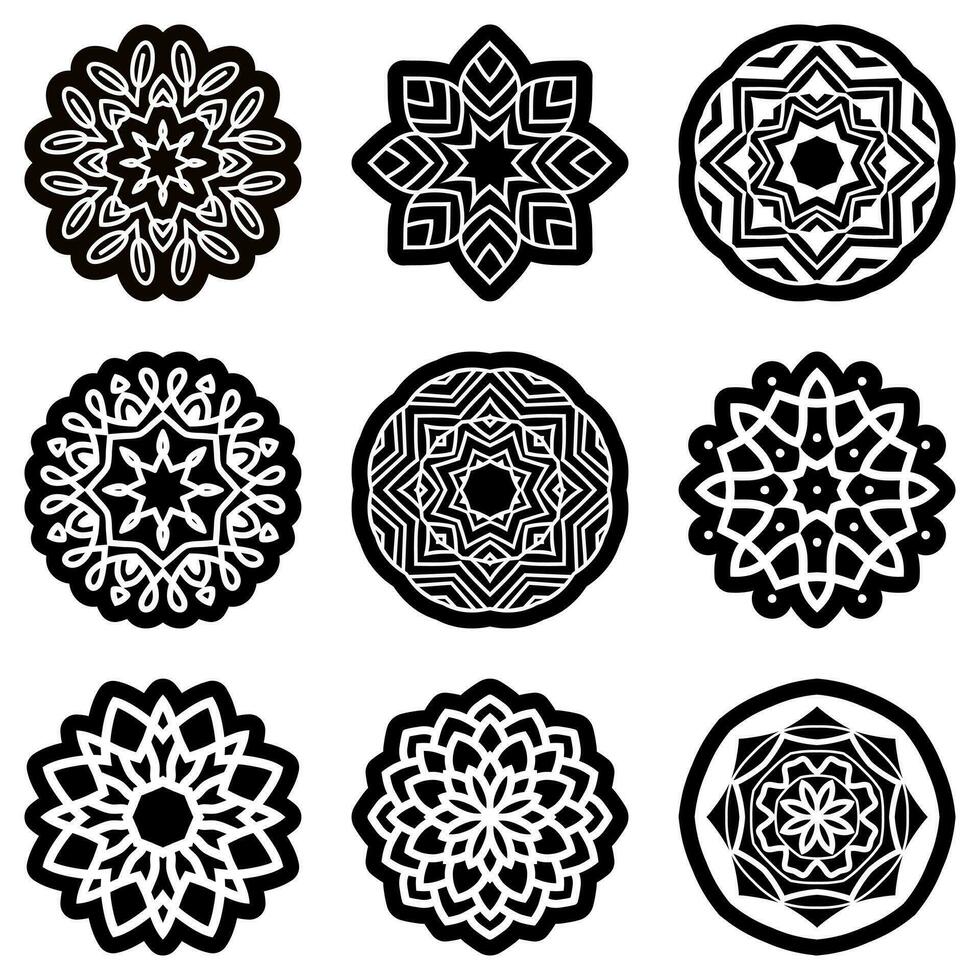 uppsättning av vektor mandalas på de svart bakgrund. årgång dekorativ element. orientalisk mönster, vektor illustrationer isolerat på vit. islam, arabiska, indian, turkiska, kinesiska, ottoman motiv