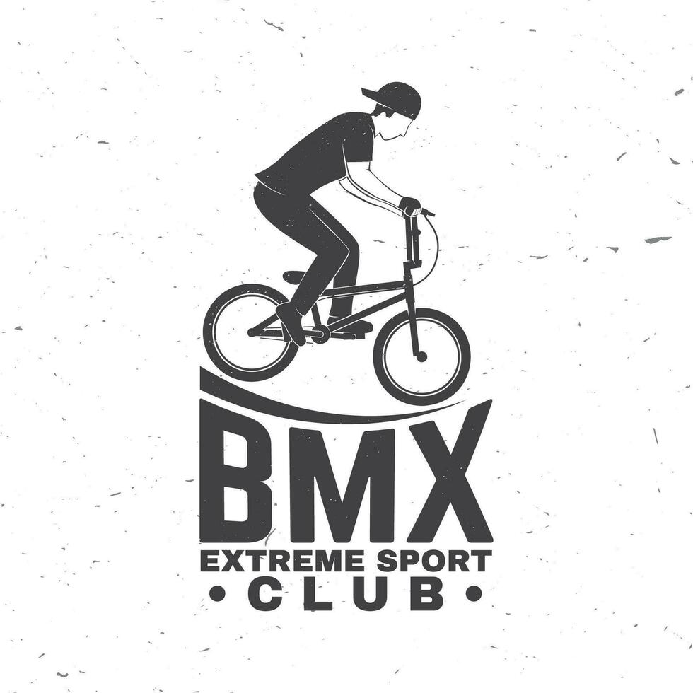 bmx extrem sport klubb bricka. vektor. begrepp för skjorta, logotyp, skriva ut, stämpel, tee med man rida på en sport cykel. årgång typografi design med bmx cyklist silhuett. vektor