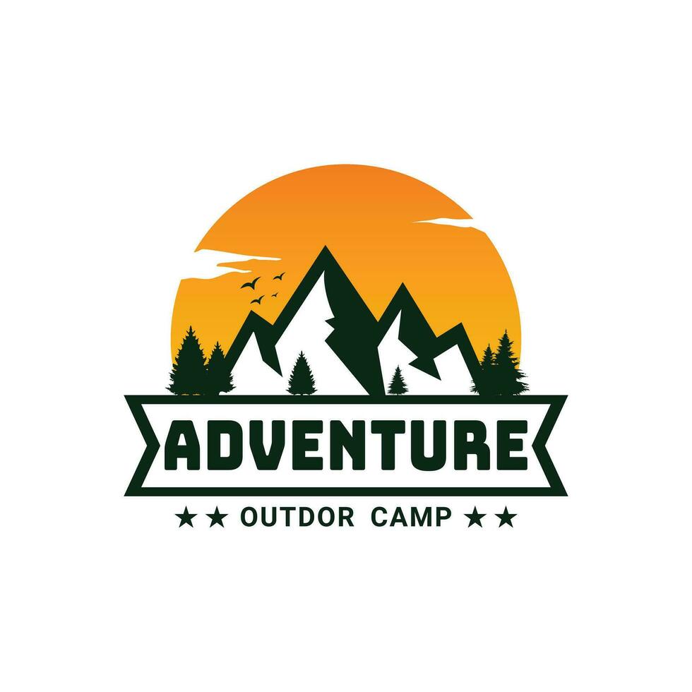 utomhus- läger berg äventyr t-shirt logotyp vektor illustration design.