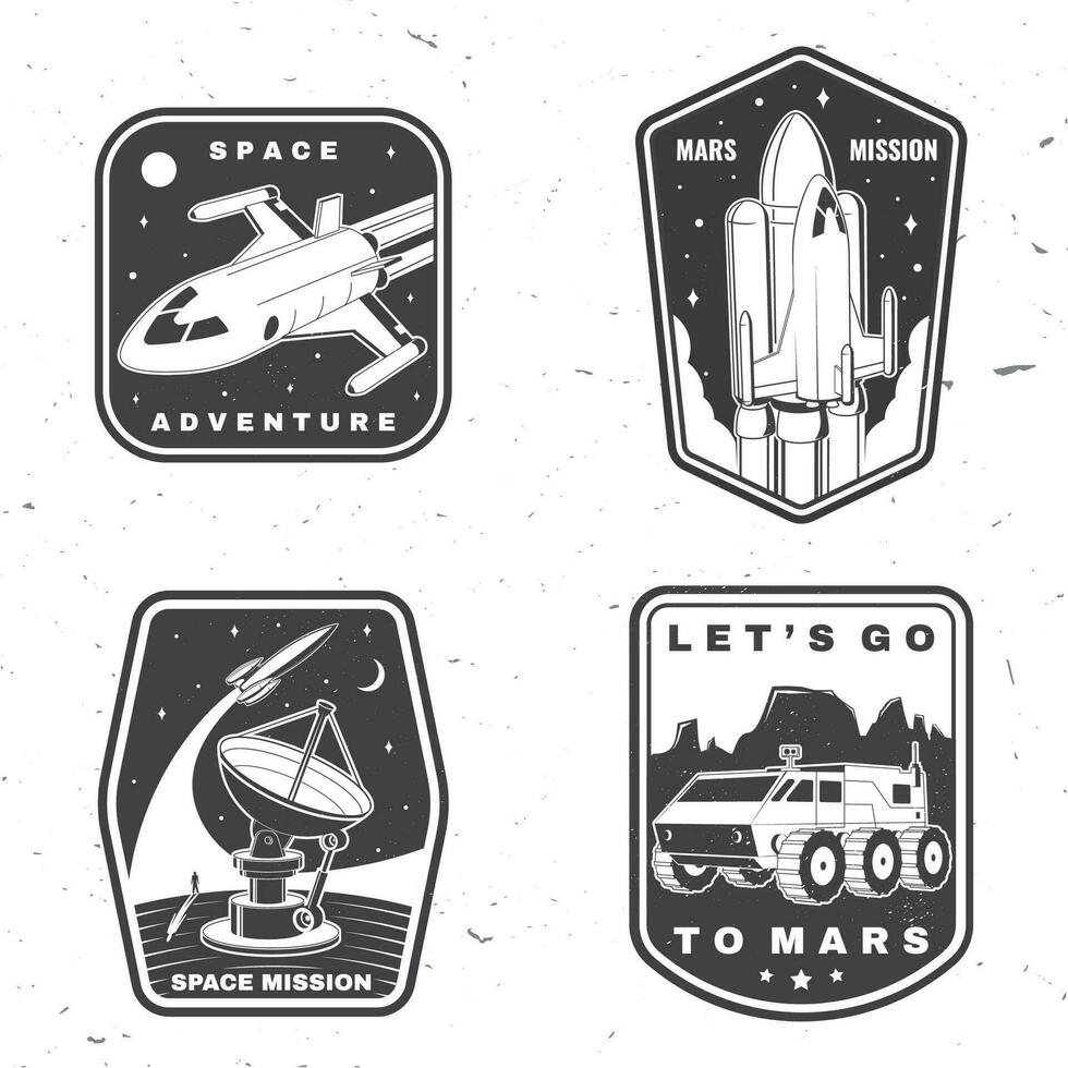 einstellen von Raum Mission Logo, Abzeichen, Patch. Vektor Konzept zum Shirt, drucken, Briefmarke, Overlay oder Vorlage. Jahrgang Typografie Design mit Raum Rakete, Astronaut auf das Mond und Erde Silhouette.