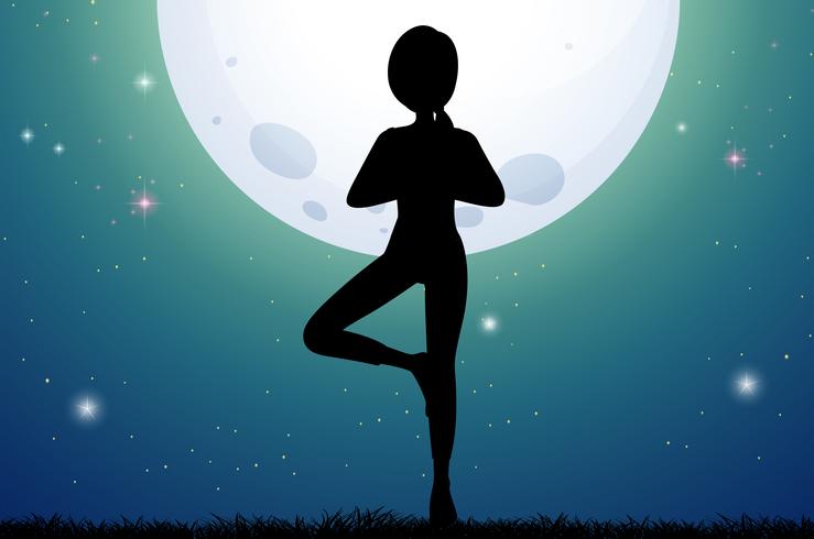 Schattenbildfrau, die Yoga auf fullmoon Nacht tut vektor