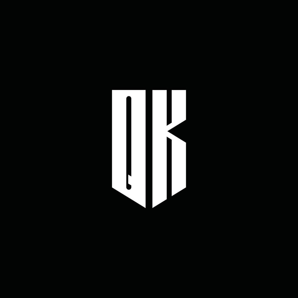 qk logo monogram med emblem stil isolerad på svart bakgrund vektor