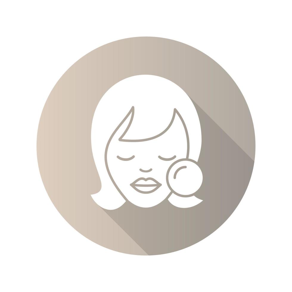 smink platt design lång skugga glyph ikon. kvinnans ansikte med sminksvamp. kosmetisk borttagning. vektor silhuett illustration