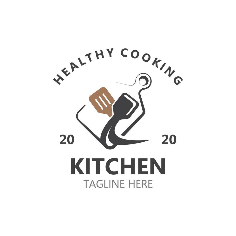 kök logotyp årgång med tallrik, kniv, sked och gaffel för mat restaurang vektor