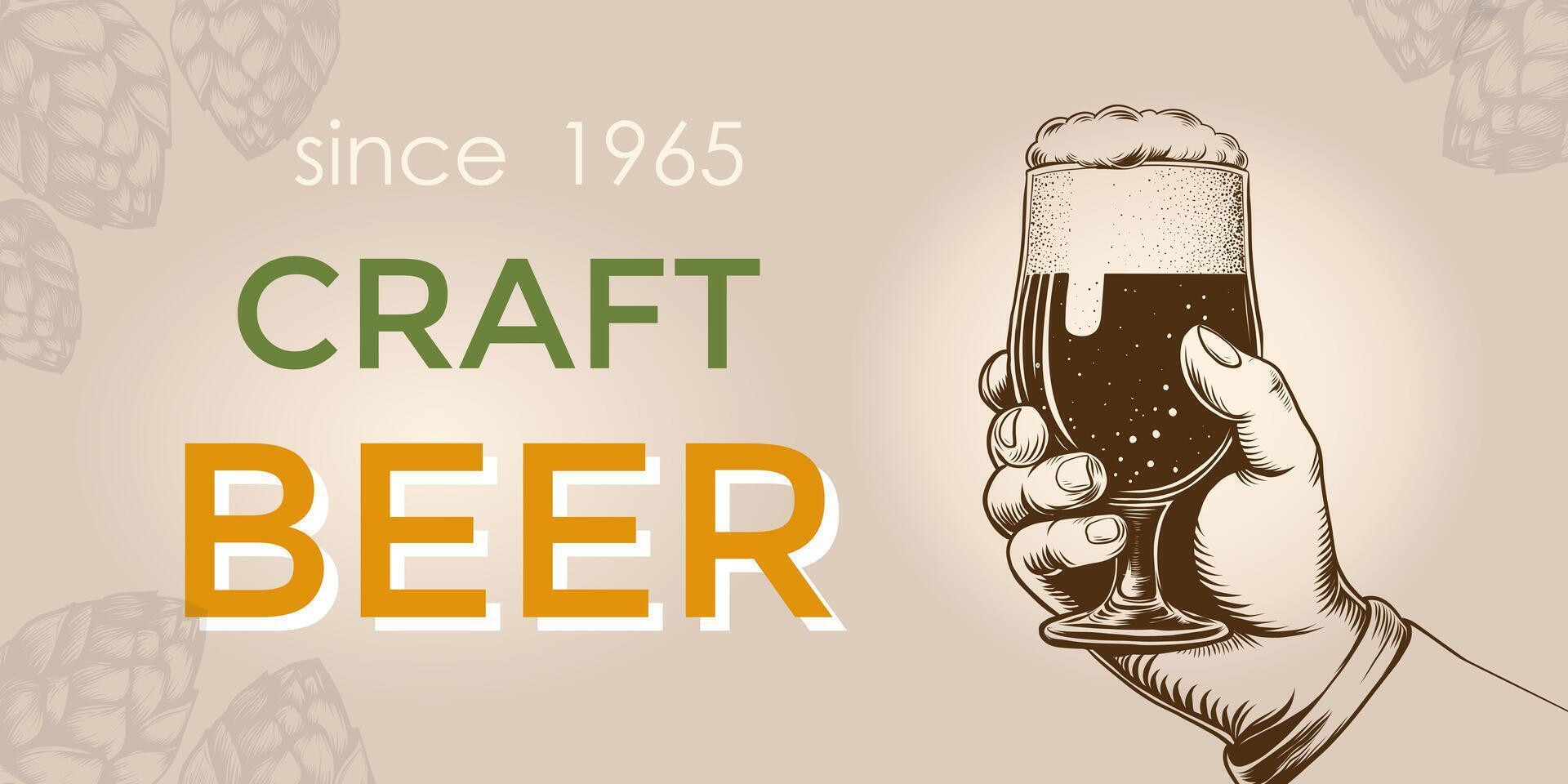 öl reklam på gammal årgång bakgrund med hand innehav glas av öl och kreativ typografi. bryggeri och pub affisch design. råna av lageröl eller ale på vektor tecken mall. gravyr skiss stil