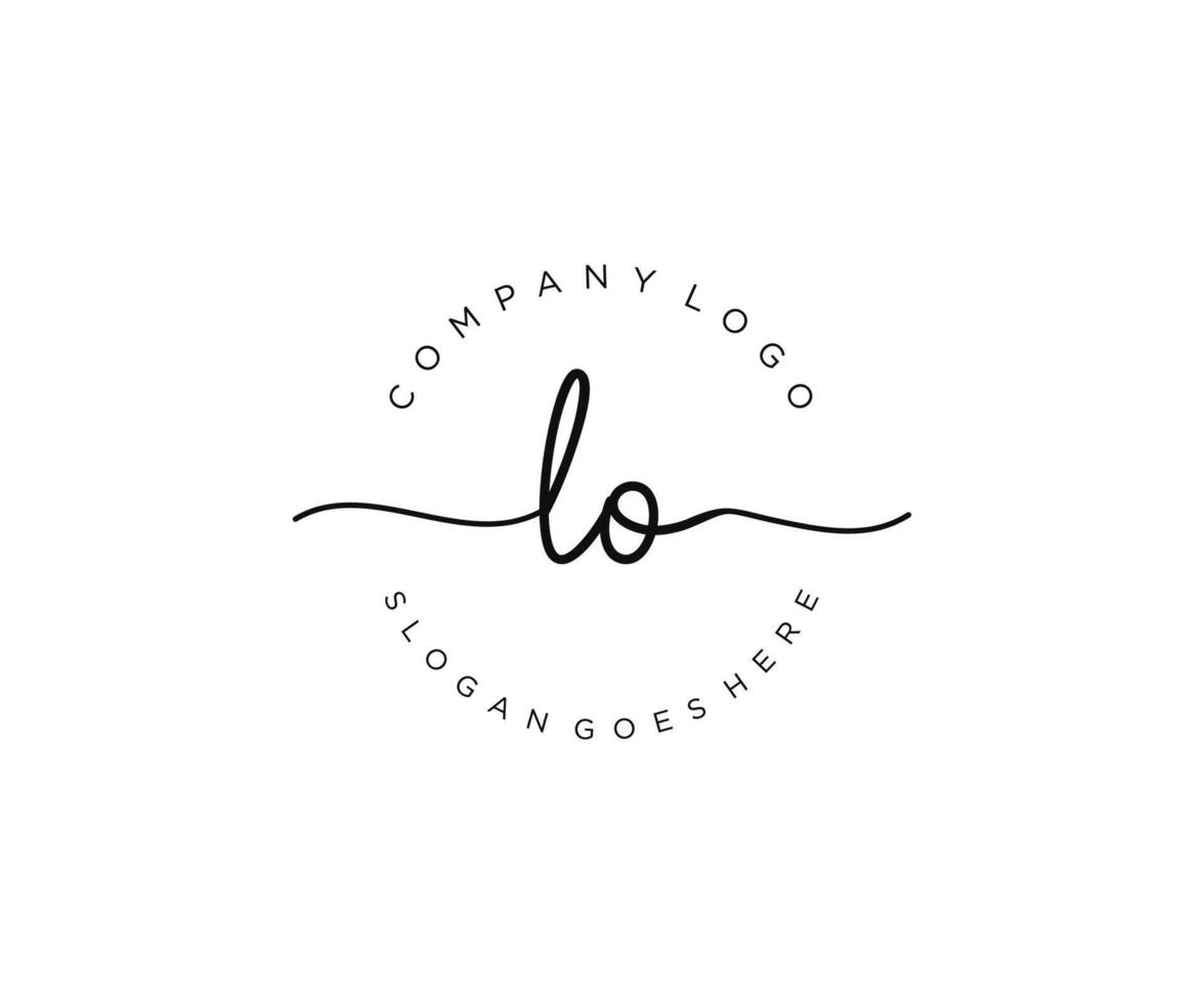 första lo feminin logotyp skönhet monogram och elegant logotyp design, handstil logotyp av första signatur, bröllop, mode, blommig och botanisk med kreativ mall. vektor