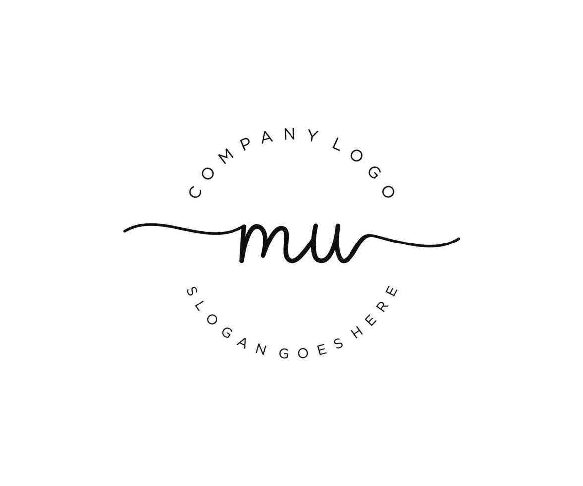 första mu feminin logotyp skönhet monogram och elegant logotyp design, handstil logotyp av första signatur, bröllop, mode, blommig och botanisk med kreativ mall. vektor