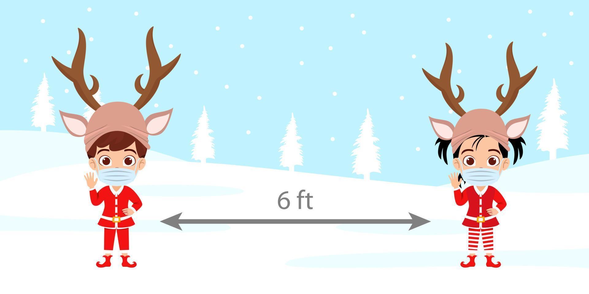 süßer schöner Kinderjunge und -mädchencharakter, der auf Schneefeld steht, der mit Weihnachtsoutfit und Gesichtsmaske und Rentierhut fällt und 6 Fuß soziale Distanz hält vektor