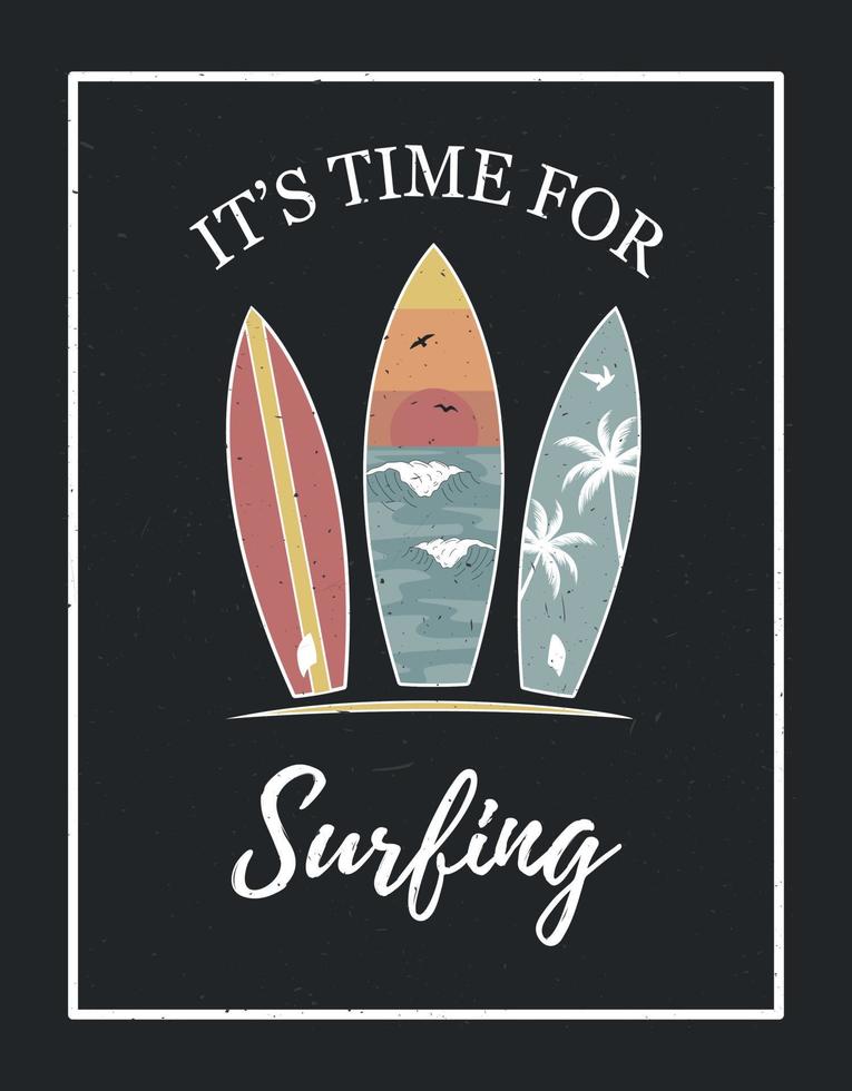 Surfbretter mit Palmen und Wellenmuster. Inschrift. Retro-handgezeichneter Vektor. für Drucke auf T-Shirts, Postern und anderen Zwecken. vektor