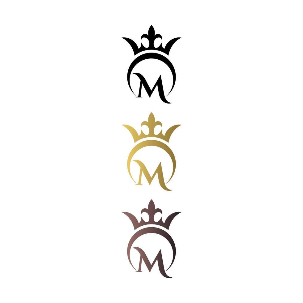 Luxus-Logo-Buchstabe-Marke m mit Krone und königlichem Symbol kostenloser Vektor