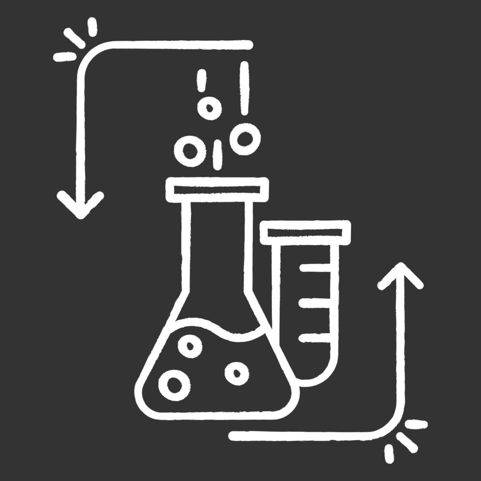 Chemische Reaktion im Laborkolben-Kreidesymbol. organische Chemie. Experiment durchführen. Labor arbeit. Wechselwirkung mit Chemikalien. wissenschaftliche Forschung, Praxis. isolierte vektortafelillustration vektor