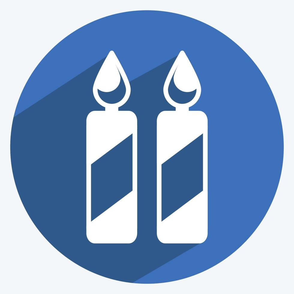 zwei Kerzen-Symbol im trendigen langen Schattenstil isoliert auf weichem blauem Hintergrund vektor
