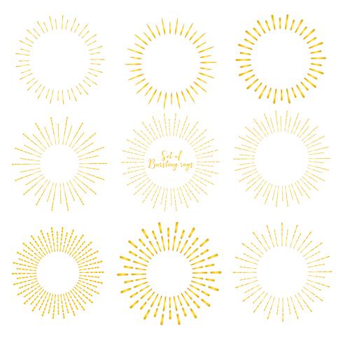 Satz der goldenen Sonnendurchbruchart lokalisiert auf weißem Hintergrund, Strahlen sprengend vector Illustration.