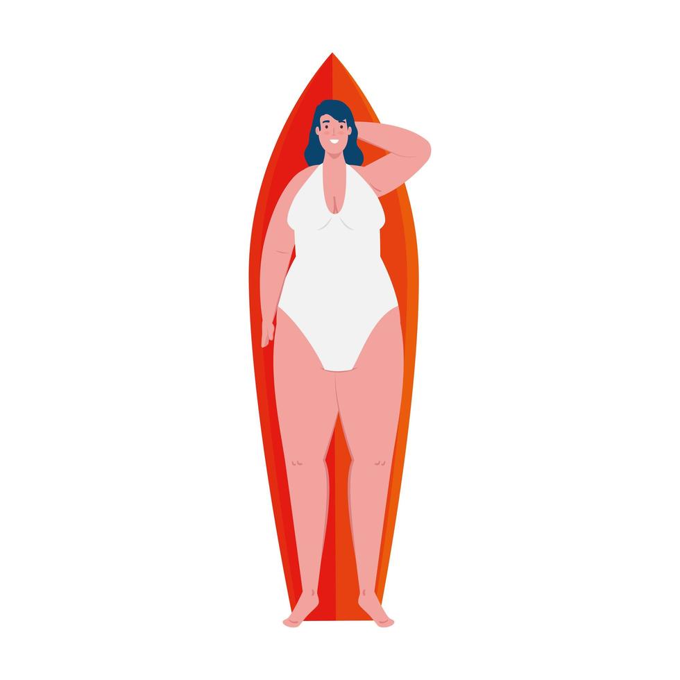 süße pralle Frau, die sich auf Surfbrett mit Badeanzug auf weißem Hintergrund hinlegt vektor