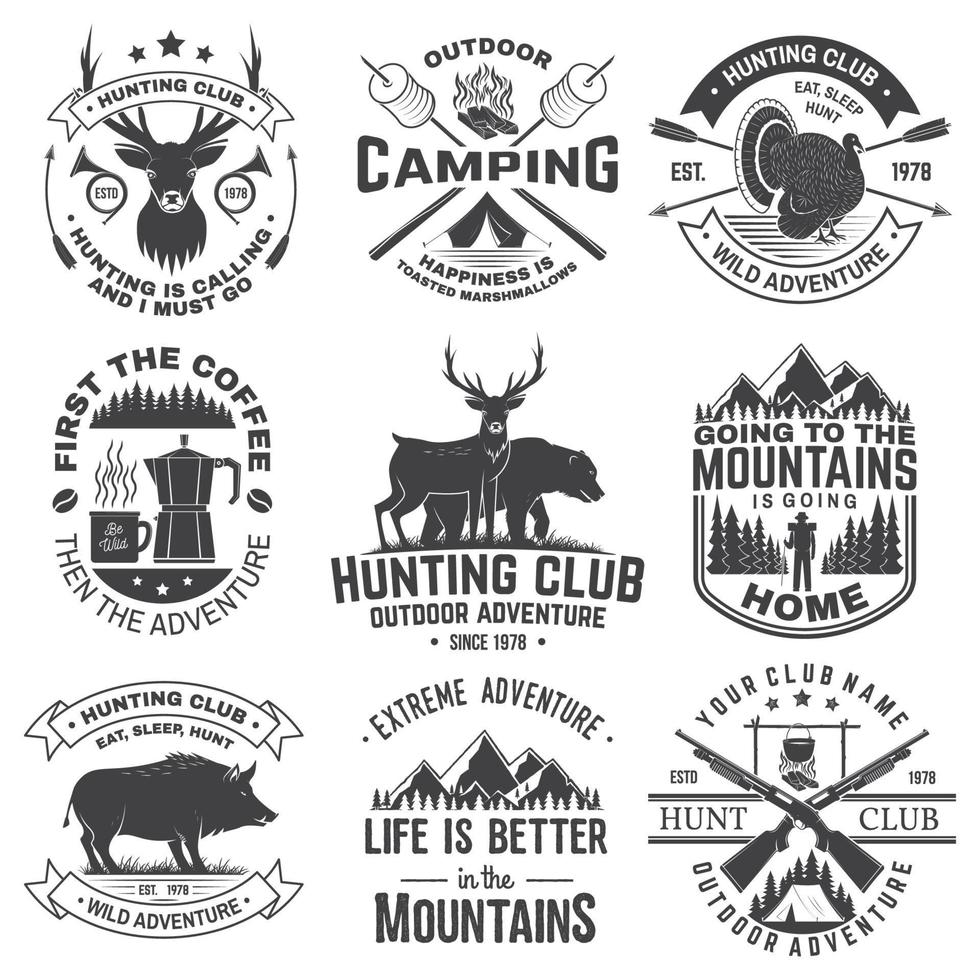 satz von jagdclub- und outdoor-abenteuer-zitaten. Vektor. konzept für hemd, logo, druck, stempel. Vintage-Design mit Marshmallow, Truthahn, Bär, Hirsch, Zelt und Waldsilhouette vektor