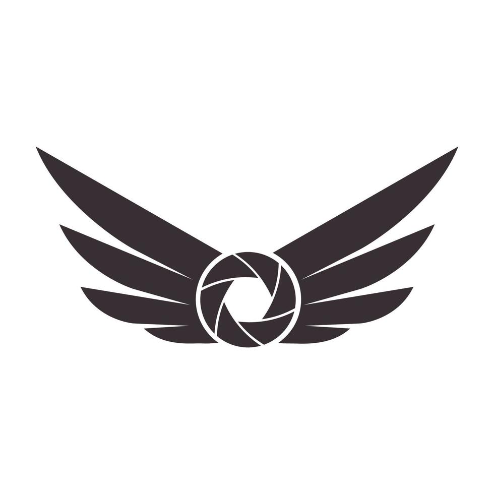 Kameraobjektiv mit Flügeln Logo Design Vektorgrafik Symbol Symbol Zeichen Illustration kreative Idee vektor