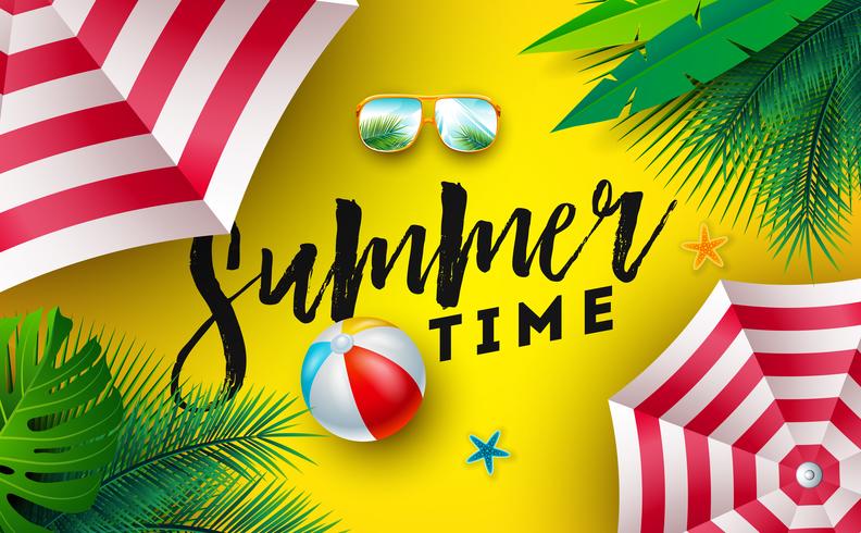 Sommerzeit-Illustration mit Sonnenschutz, Wasserball und Sonnenbrille auf sonnengelbem Hintergrund. Vektor-tropisches Feiertags-Design mit exotischen Palmblättern und Typografie-Buchstaben vektor