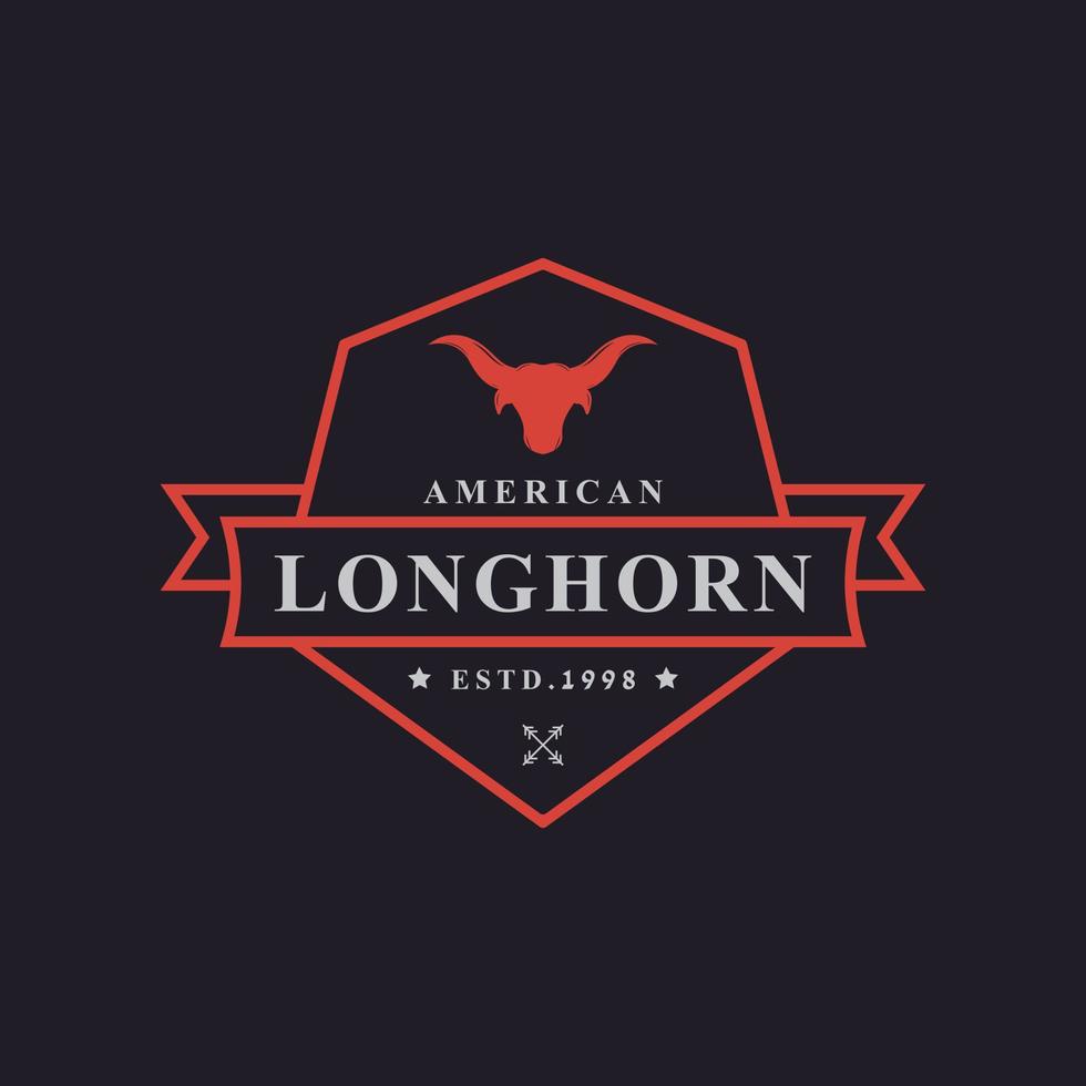 vintage retro-abzeichen für texas longhorn kuh, country western bull head familie landschaft farm logo design template element vektor