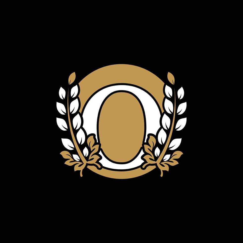 initial bokstav o länkad monogram gyllene lagerkrans med cirkel logotyp. graciös design för restaurang, café, varumärke, märke, etikett, lyxidentitet vektor