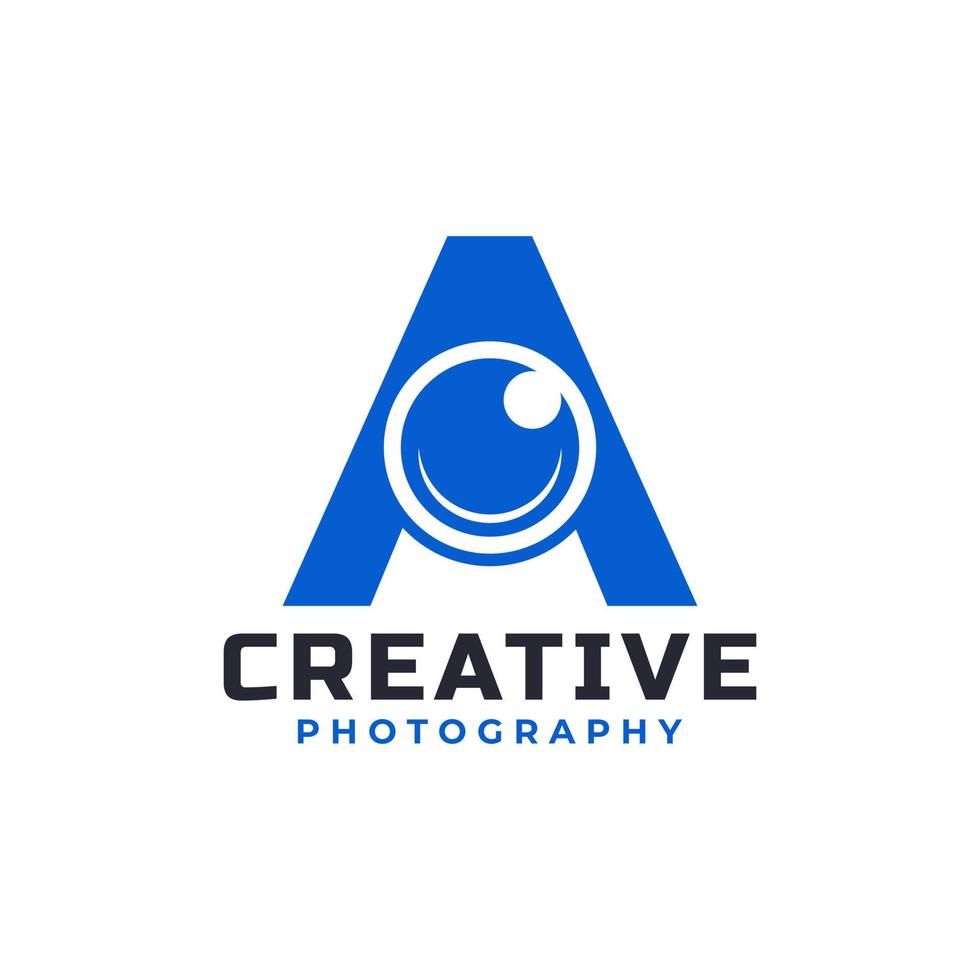 buchstabe a mit kameraobjektiv-logo-design. kreative buchstabenmarke geeignet für markenidentität, unterhaltung, fotografie, geschäftslogovorlage vektor