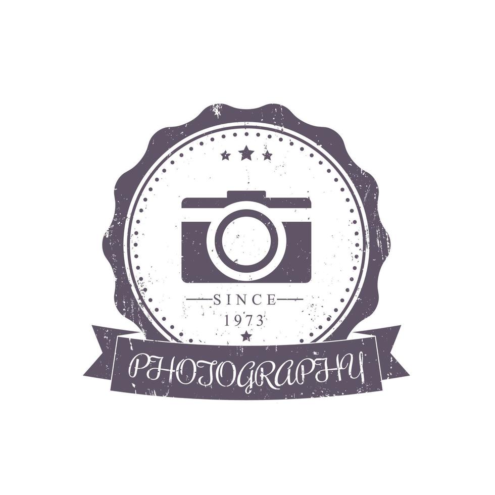 fotografie, kamera, fotograf grunge vintage logo, emblem, abzeichen auf weiß, vektorillustration vektor