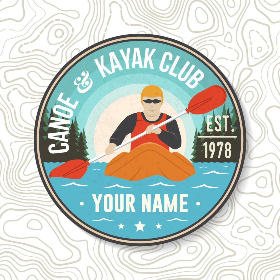 Kanu- und Kajakclub-Patch. Vektor. konzept für hemd, stempel oder t-stück. Vintage-Typografie-Design mit Kajakfahrer-Silhouette. extremer Wassersport. Outdoor-Abenteuer-Embleme, Kajak-Patches. vektor