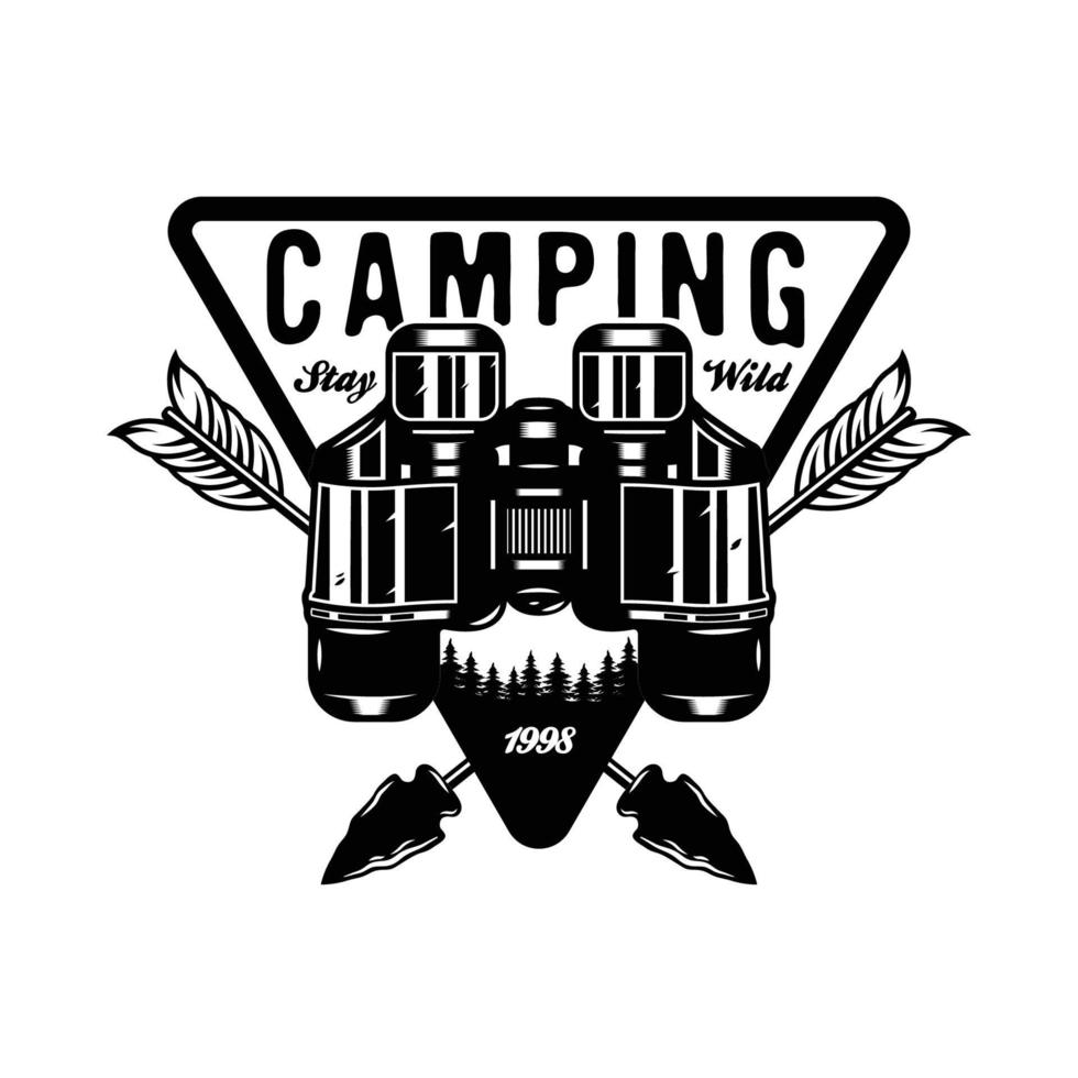 vintage camping kikare badge design med korsade jaktpilar vektor