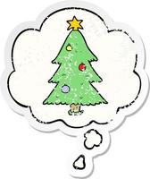 Cartoon-Weihnachtsbaum und Gedankenblase als beunruhigter, abgenutzter Aufkleber vektor