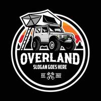 Premium-Overland-Abenteuerfahrzeug 4x4 im Kreis-Emblem-Abzeichen-Logo-Vektor im Freien isoliert vektor