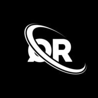 QR-Logo. QR-Design. weißer qr-buchstabe. qr-Brief-Logo-Design. Anfangsbuchstabe qr verknüpfter Kreis Monogramm-Logo in Großbuchstaben. vektor