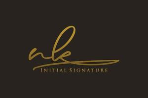 första nk brev signatur logotyp mall elegant design logotyp. hand dragen kalligrafi text vektor illustration.