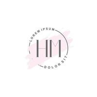 anfängliches hm-minimalistisches logo mit pinsel, anfängliches logo für unterschrift, hochzeit, mode, schönheit und salon. vektor