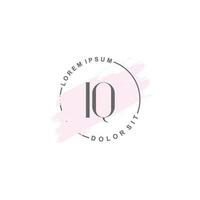 anfängliches iq-minimalistisches logo mit pinsel, anfängliches logo für unterschrift, hochzeit, mode. vektor