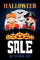 halloween-verkaufsplakat mit lustigen gruseligen kürbissen. lustige Kinder in Halloween-Kostümen Kürbis und Pirat. Halloween-Verkaufsbanner-Design mit 50 Rabatt vektor