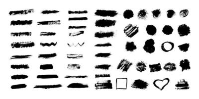 Reihe von Vektorpinselstrichen. Tintenspritzer. Grunge schwarze künstlerische Pinselstrich-Designelemente isoliert auf weißem Hintergrund.