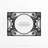 stilvolles Vektorpostkartendesign in weißer Farbe mit luxuriösen griechischen Mustern. stilvolle einladungskarte mit vintage-ornament. vektor
